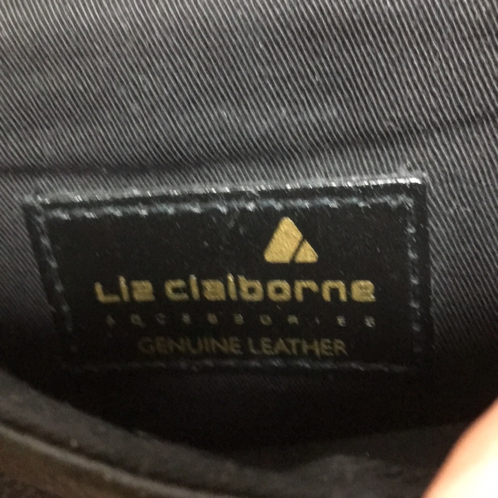 Liz Claiborne genuine leather Crossbody - Picture 2 of 4